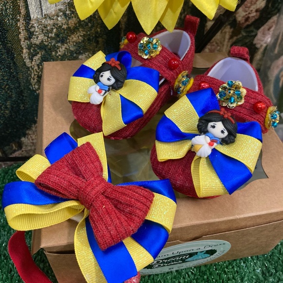 Snow White Baby Shoes - Picture 5 of 5
